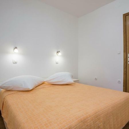 Apartments Bezmalinovic 2 Bol Extérieur photo