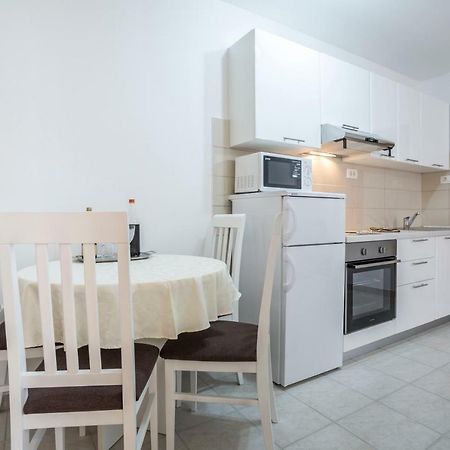 Apartments Bezmalinovic 2 Bol Extérieur photo