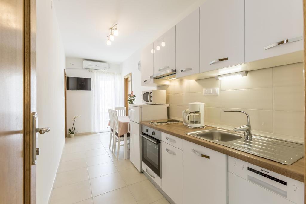 Apartments Bezmalinovic 2 Bol Extérieur photo