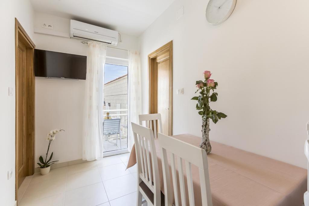 Apartments Bezmalinovic 2 Bol Extérieur photo