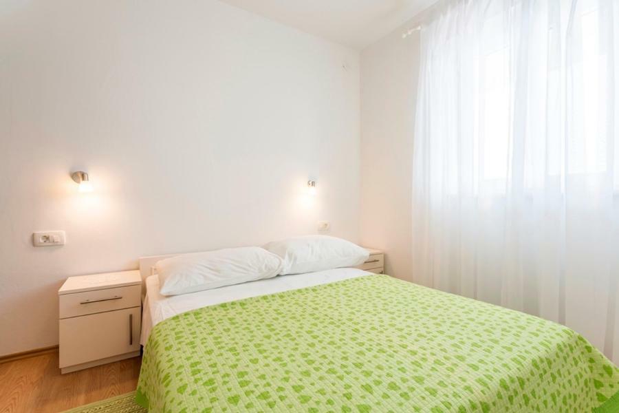 Apartments Bezmalinovic 2 Bol Extérieur photo