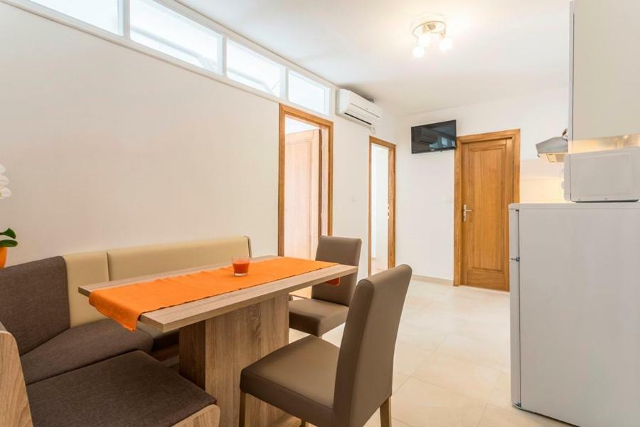 Apartments Bezmalinovic 2 Bol Extérieur photo