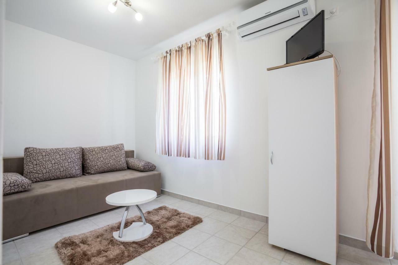 Apartments Bezmalinovic 2 Bol Extérieur photo