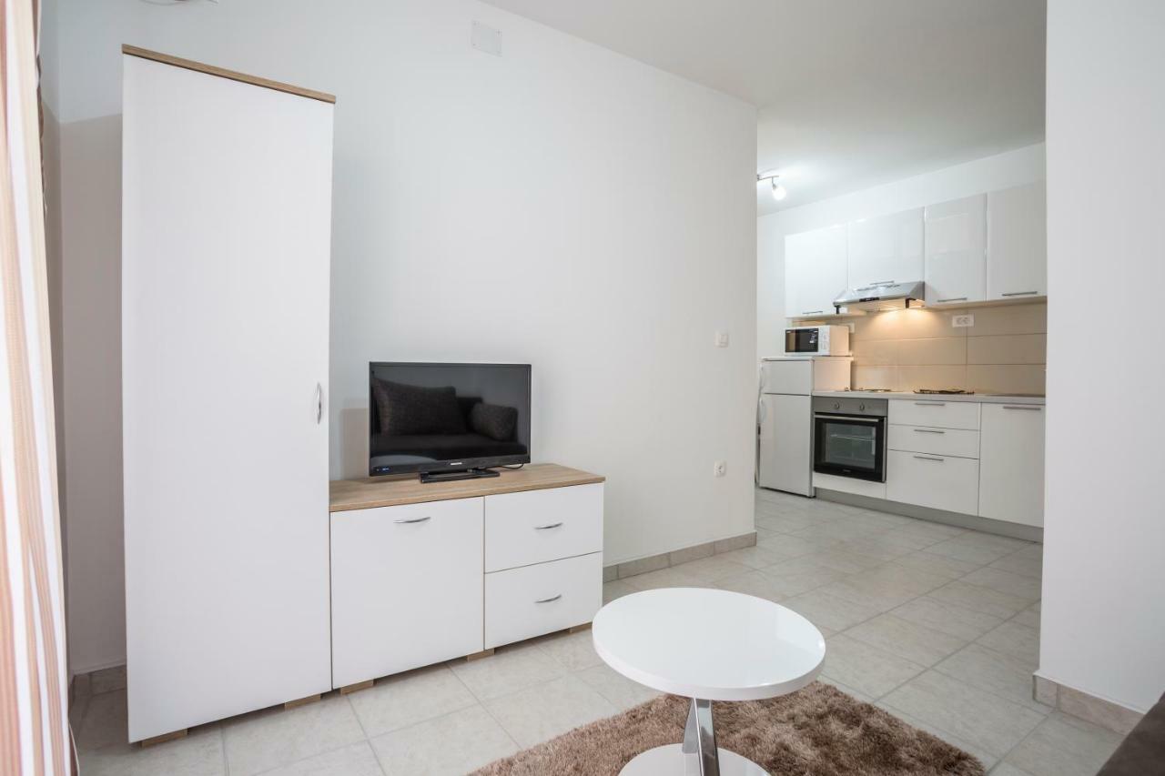 Apartments Bezmalinovic 2 Bol Extérieur photo