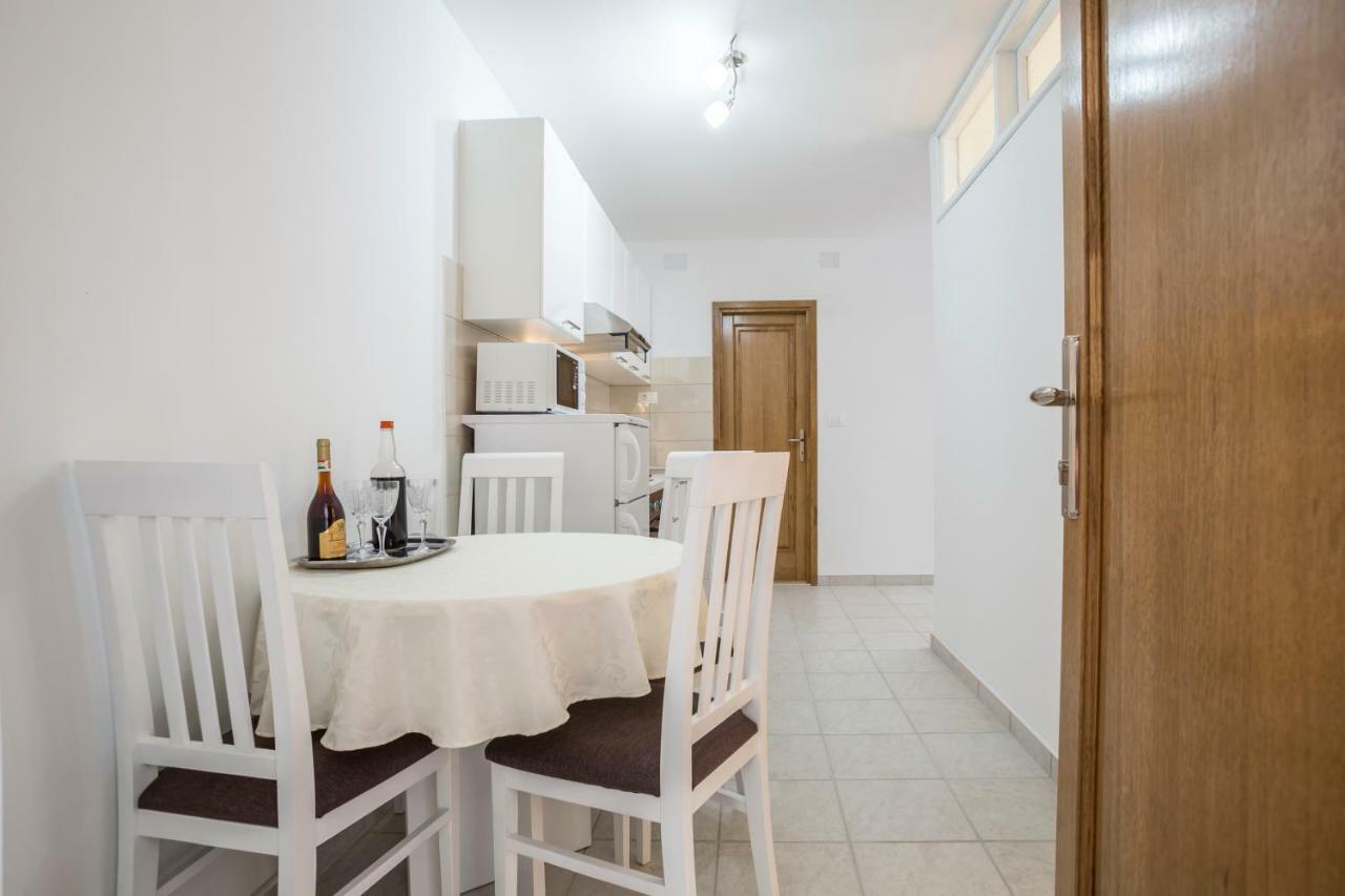 Apartments Bezmalinovic 2 Bol Extérieur photo